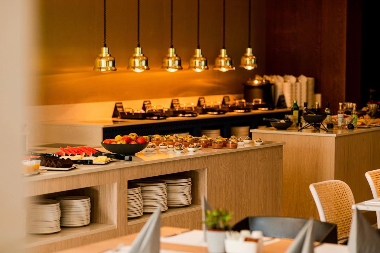 Royal Tulip Sand Kolobrzeg Luaran gambar The buffet at the lounge